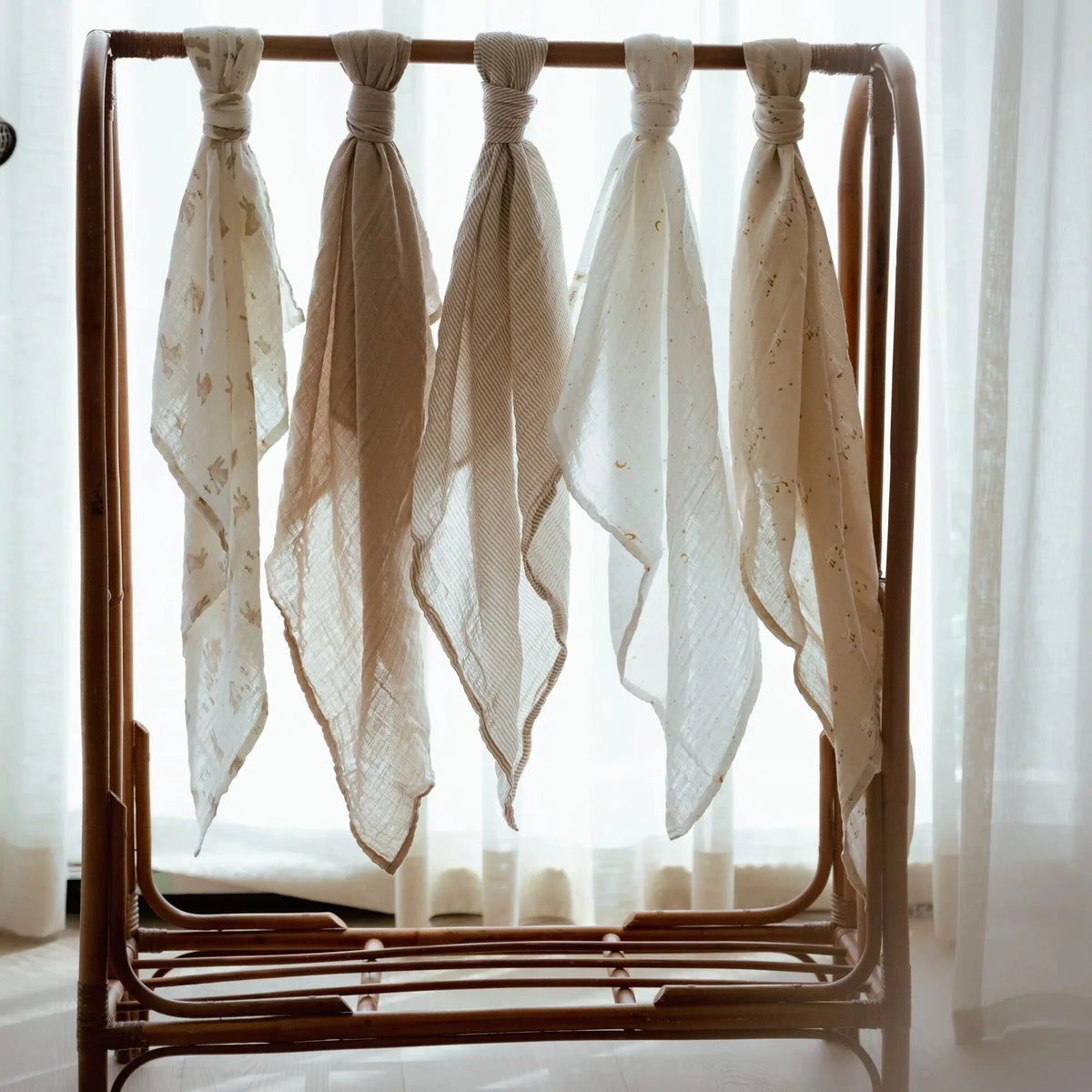 Inbakerdoek - Beige - 120 cm - Newborn Naturals - Little Goose